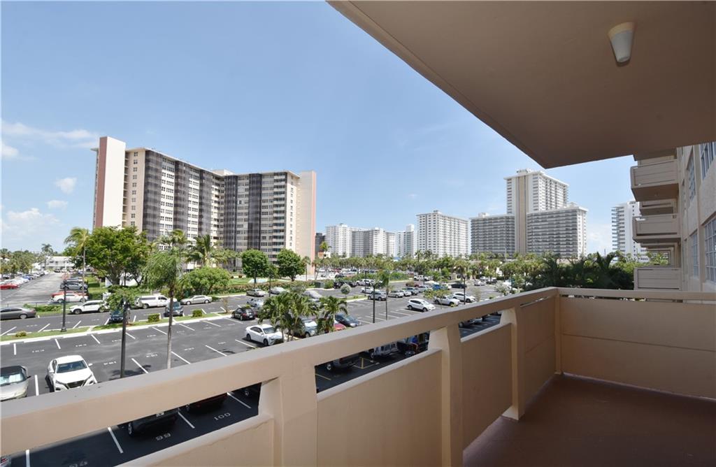 CORAL RIDGE TOWERS SOUTH - Residential