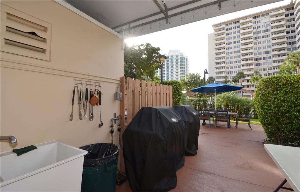 CORAL RIDGE TOWERS SOUTH - Residential