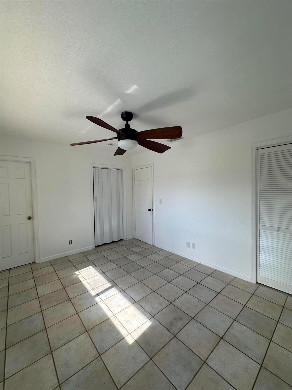 PARADISE PALMS UNIT 4 - Residential Lease