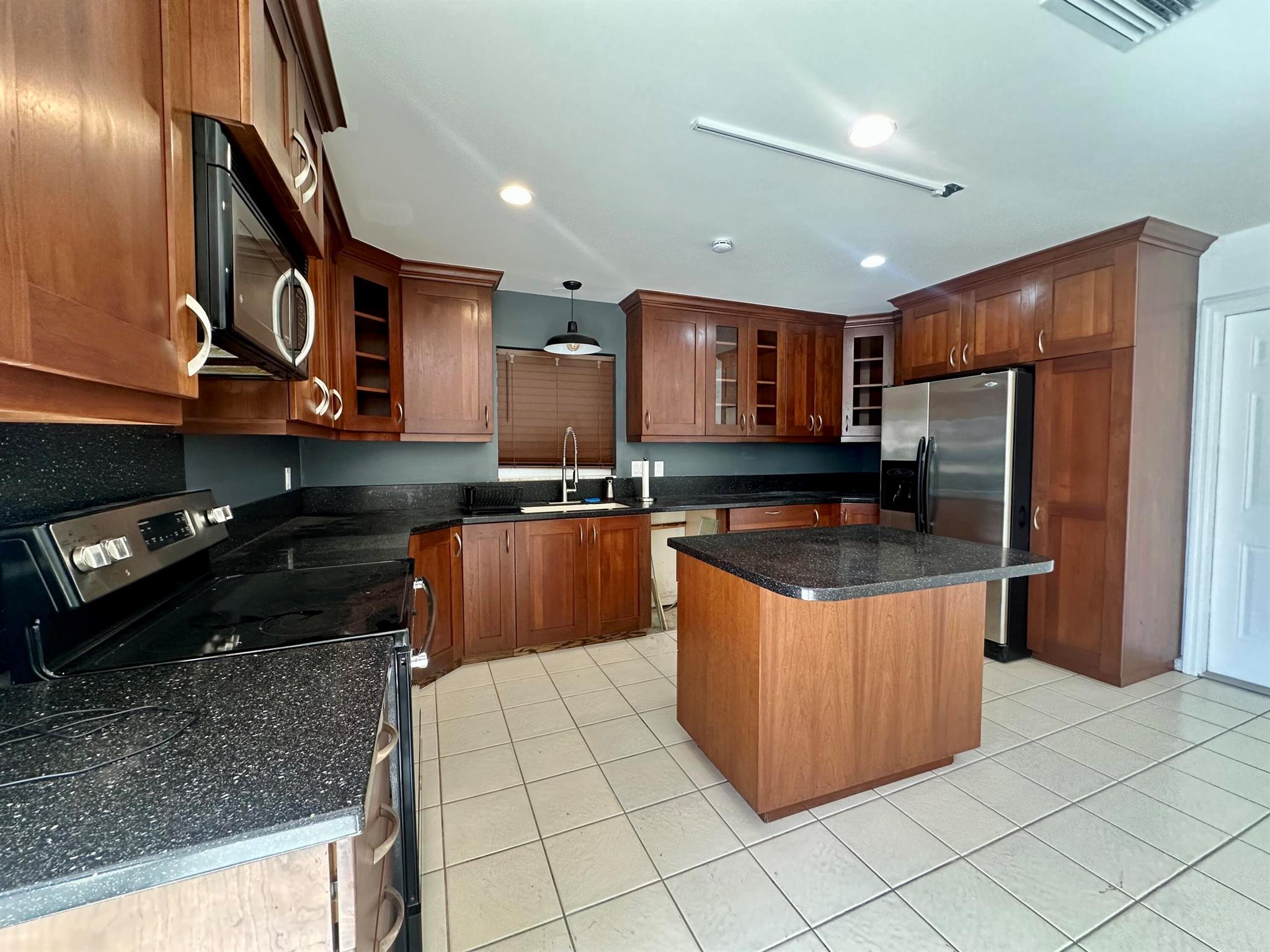 View photos, virtual tours, details... 2030 Bonnie Street