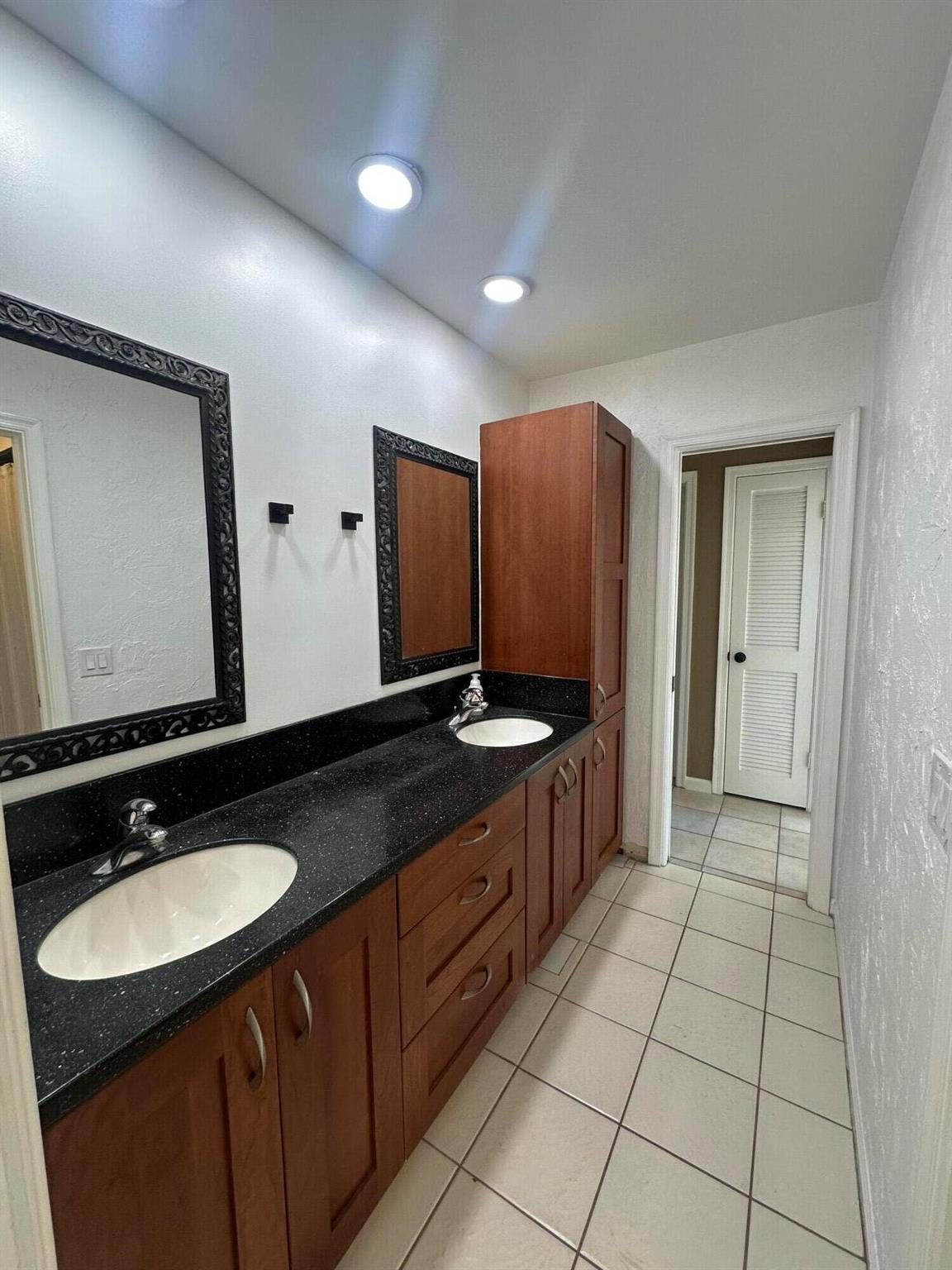 PARADISE PALMS UNIT 4 - Residential Lease