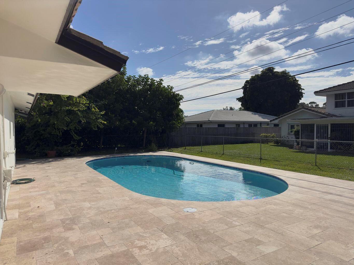 PARADISE PALMS UNIT 4 - Residential Lease