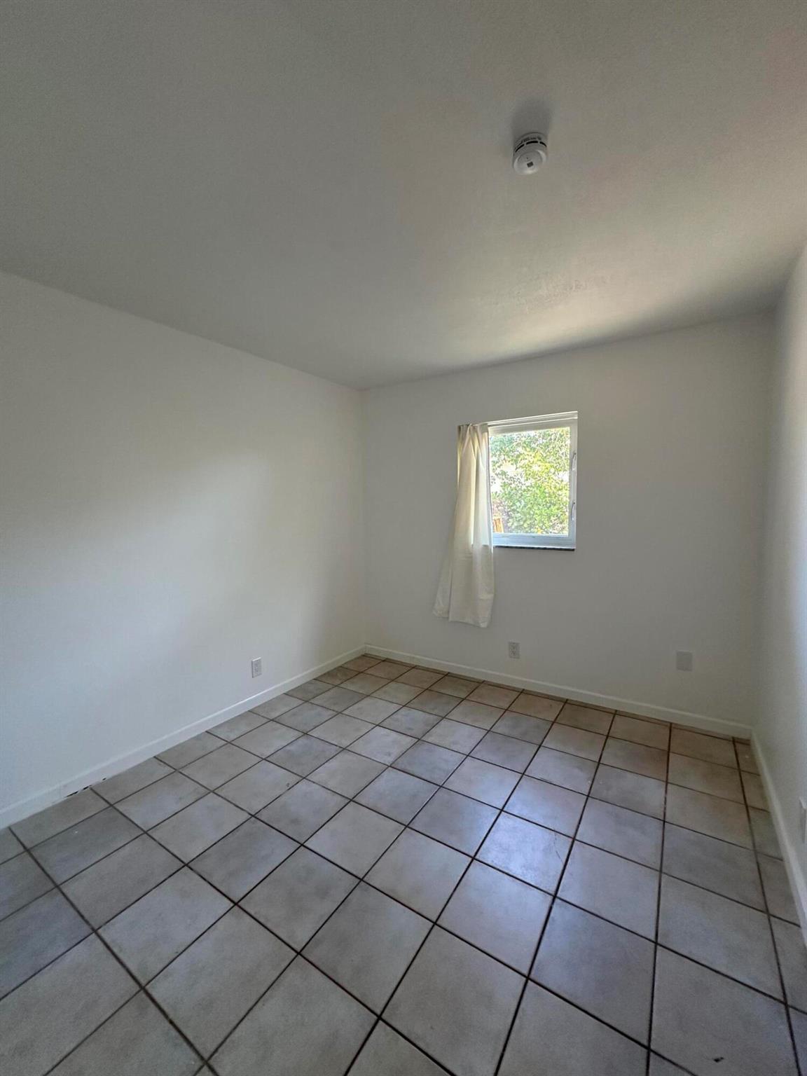 PARADISE PALMS UNIT 4 - Residential Lease