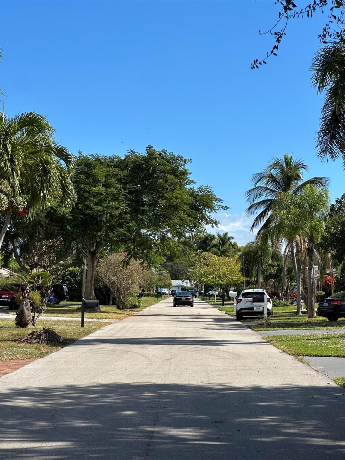 PARADISE PALMS UNIT 4 - Residential Lease