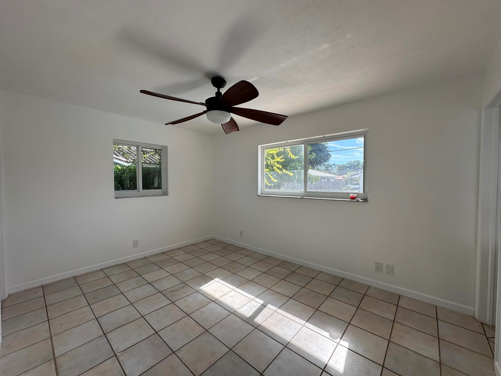 PARADISE PALMS UNIT 4 - Residential Lease