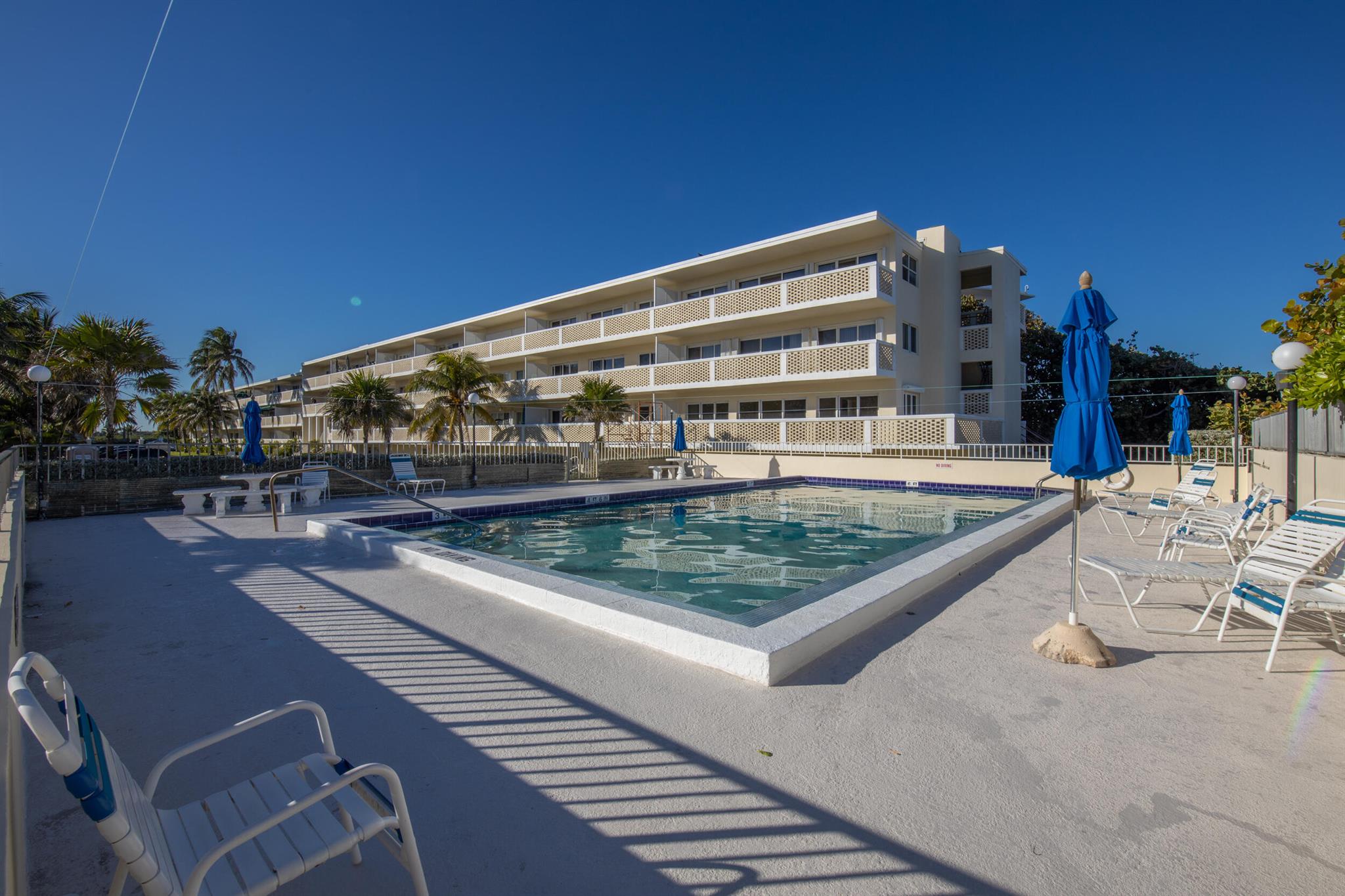 PALM BEACH WHITEHOUSE - Residential Lease