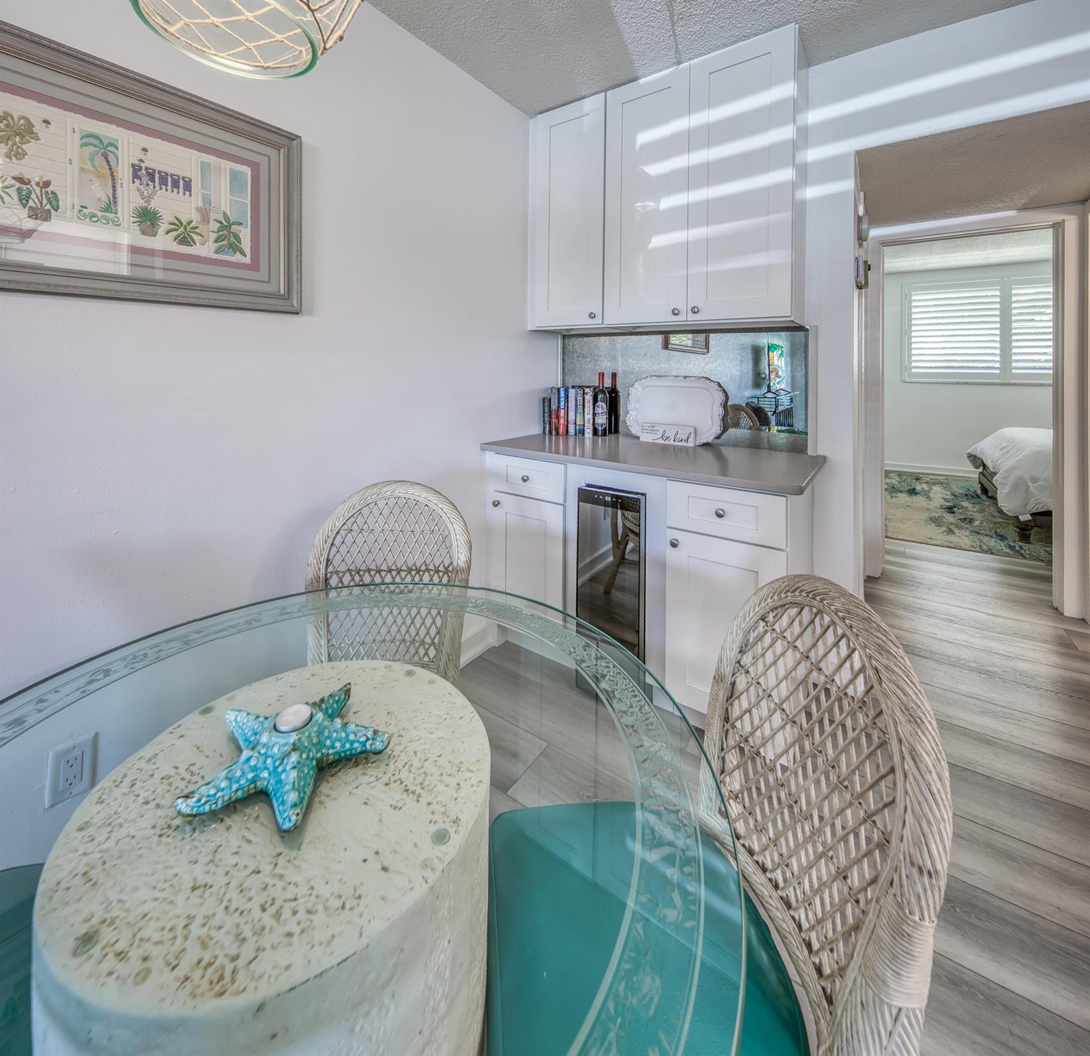 PALM BEACH WHITEHOUSE - Residential Lease
