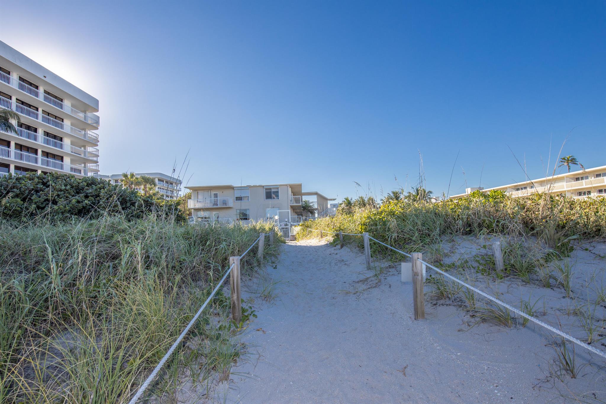 PALM BEACH WHITEHOUSE - Residential Lease