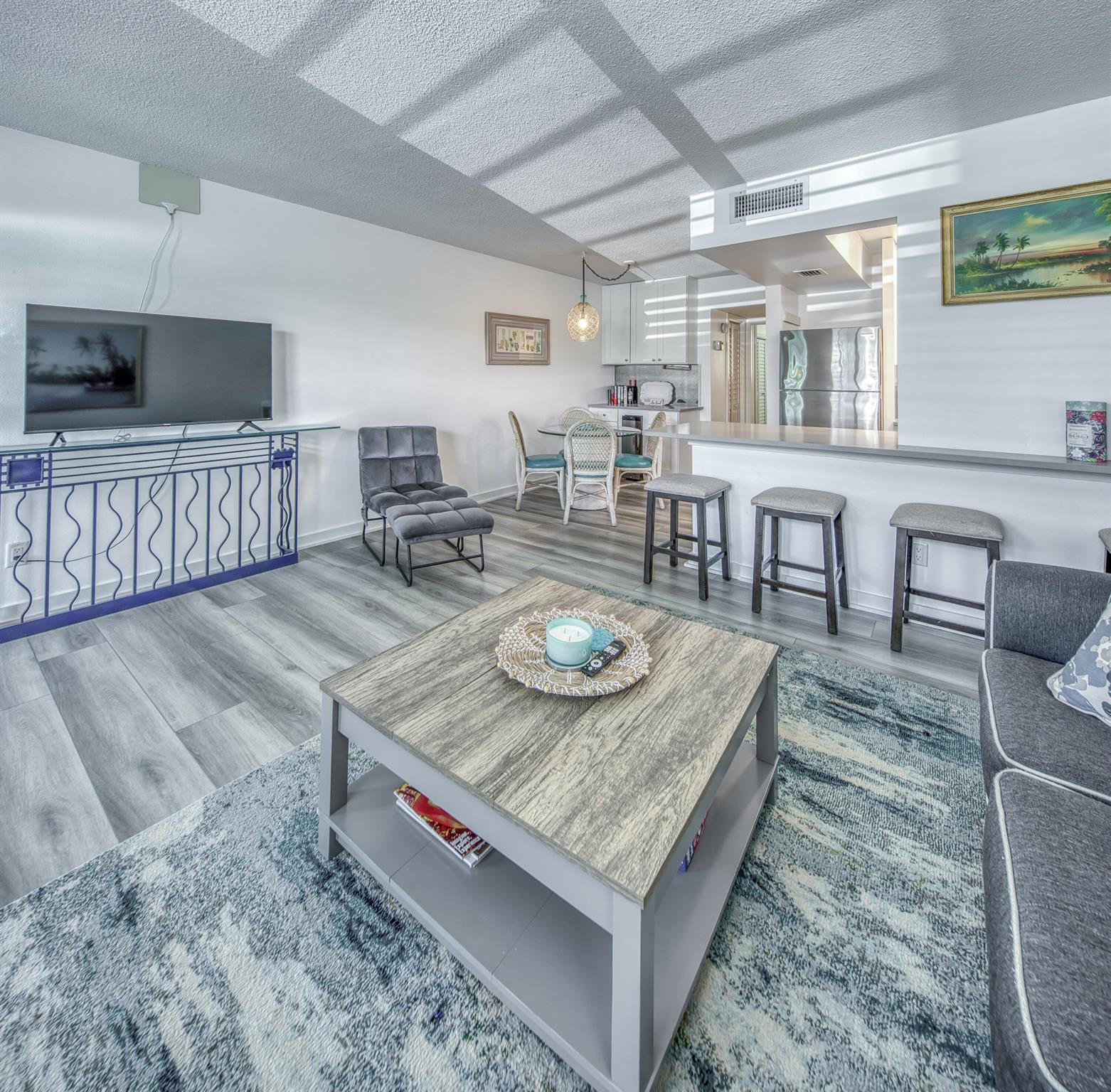 PALM BEACH WHITEHOUSE - Residential Lease