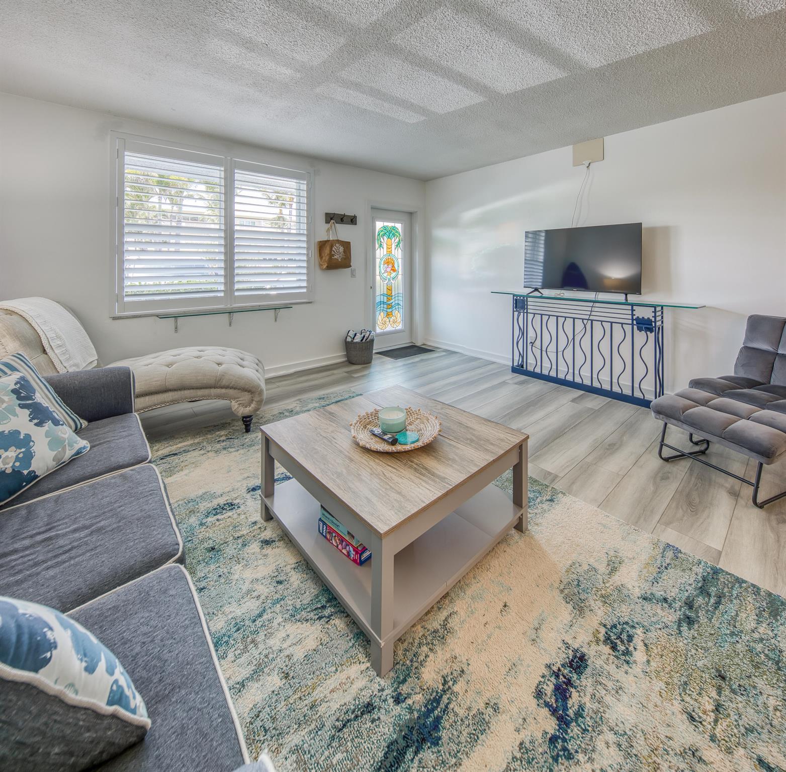 PALM BEACH WHITEHOUSE - Residential Lease