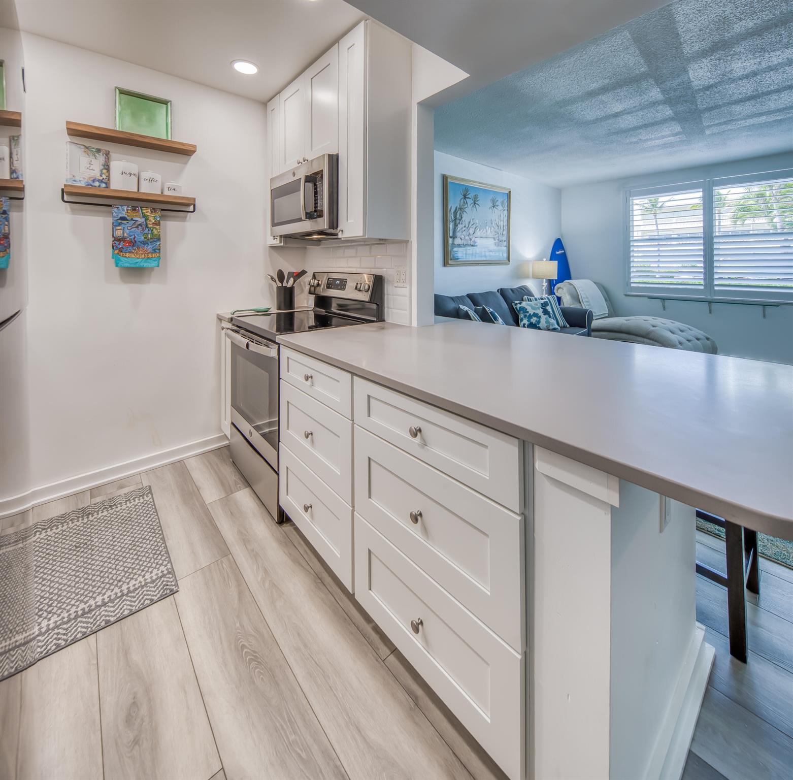 PALM BEACH WHITEHOUSE - Residential Lease