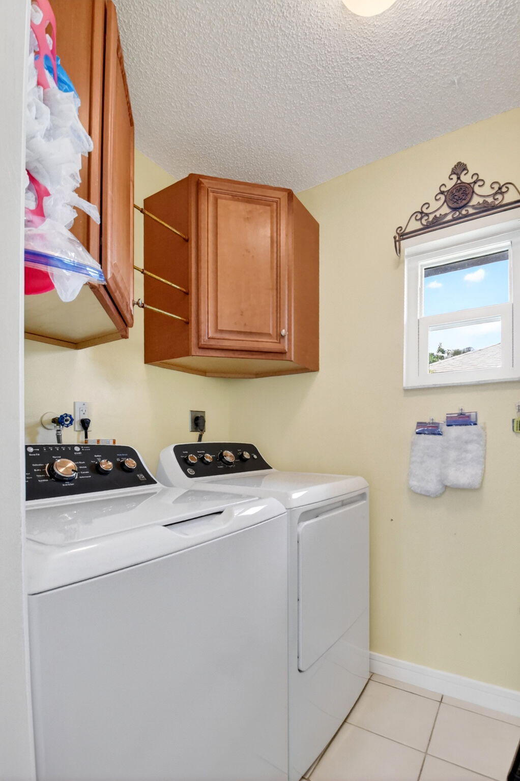 COCO WOOD LAKES SEC 3 - Residential