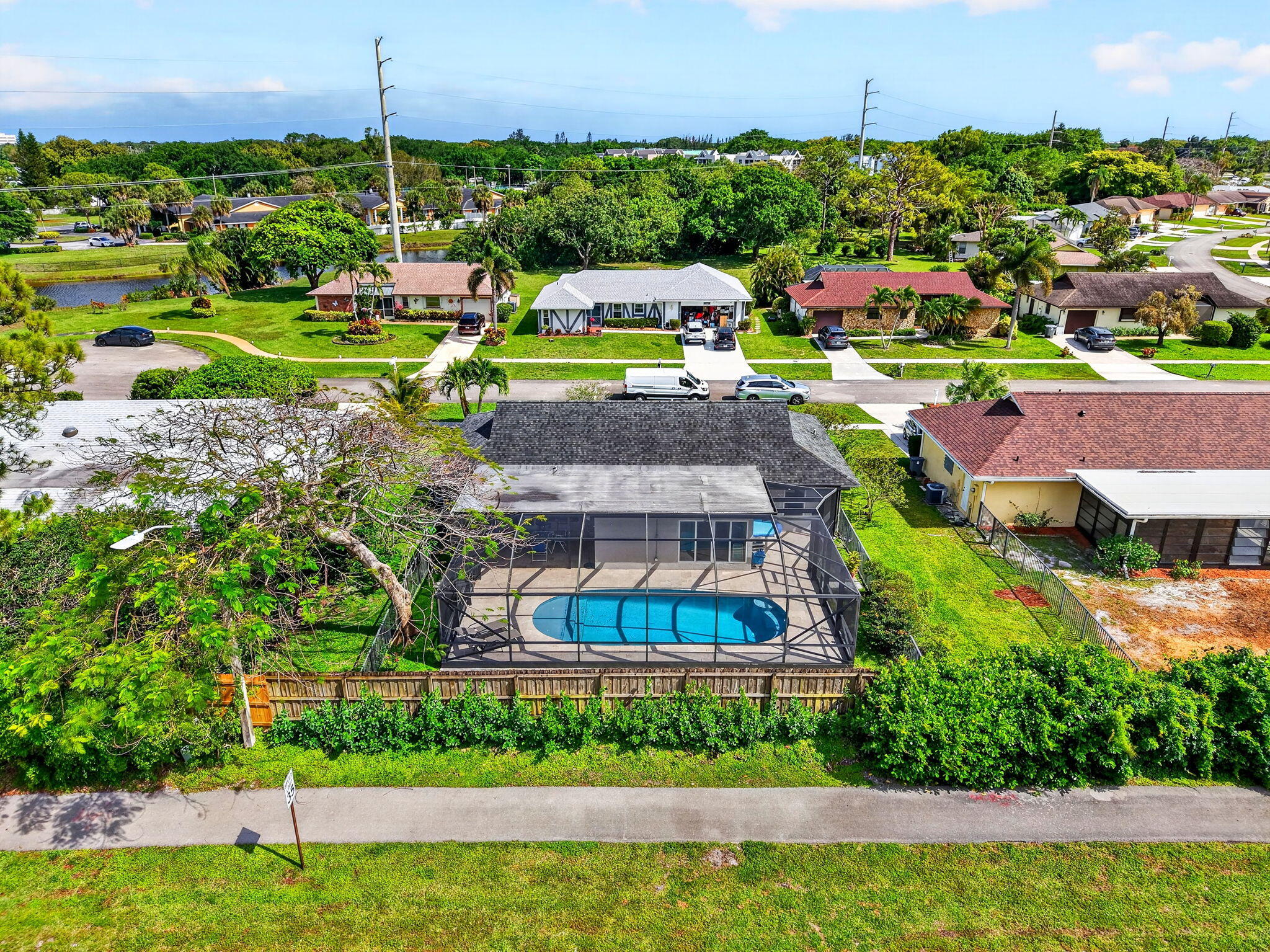 COCO WOOD LAKES SEC 3 - Residential