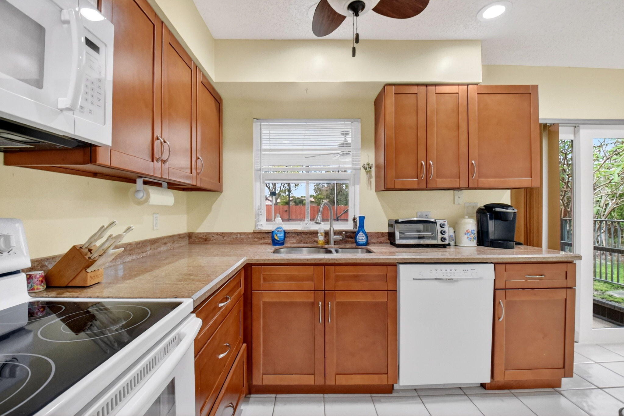 COCO WOOD LAKES SEC 3 - Residential