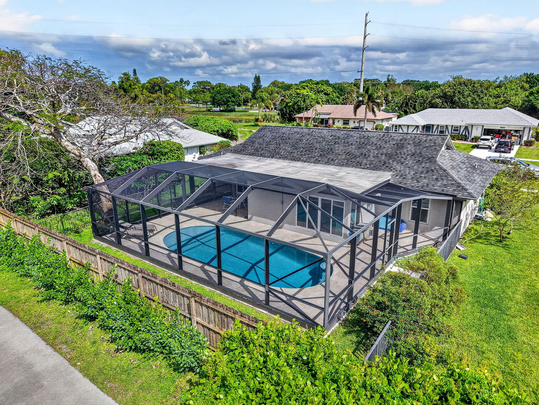 COCO WOOD LAKES SEC 3 - Residential