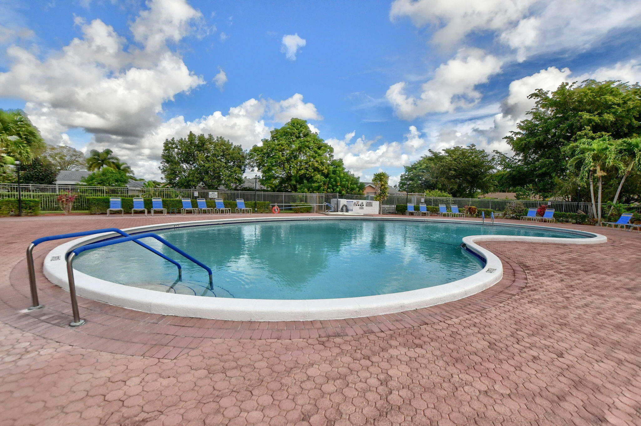 COCO WOOD LAKES SEC 3 - Residential