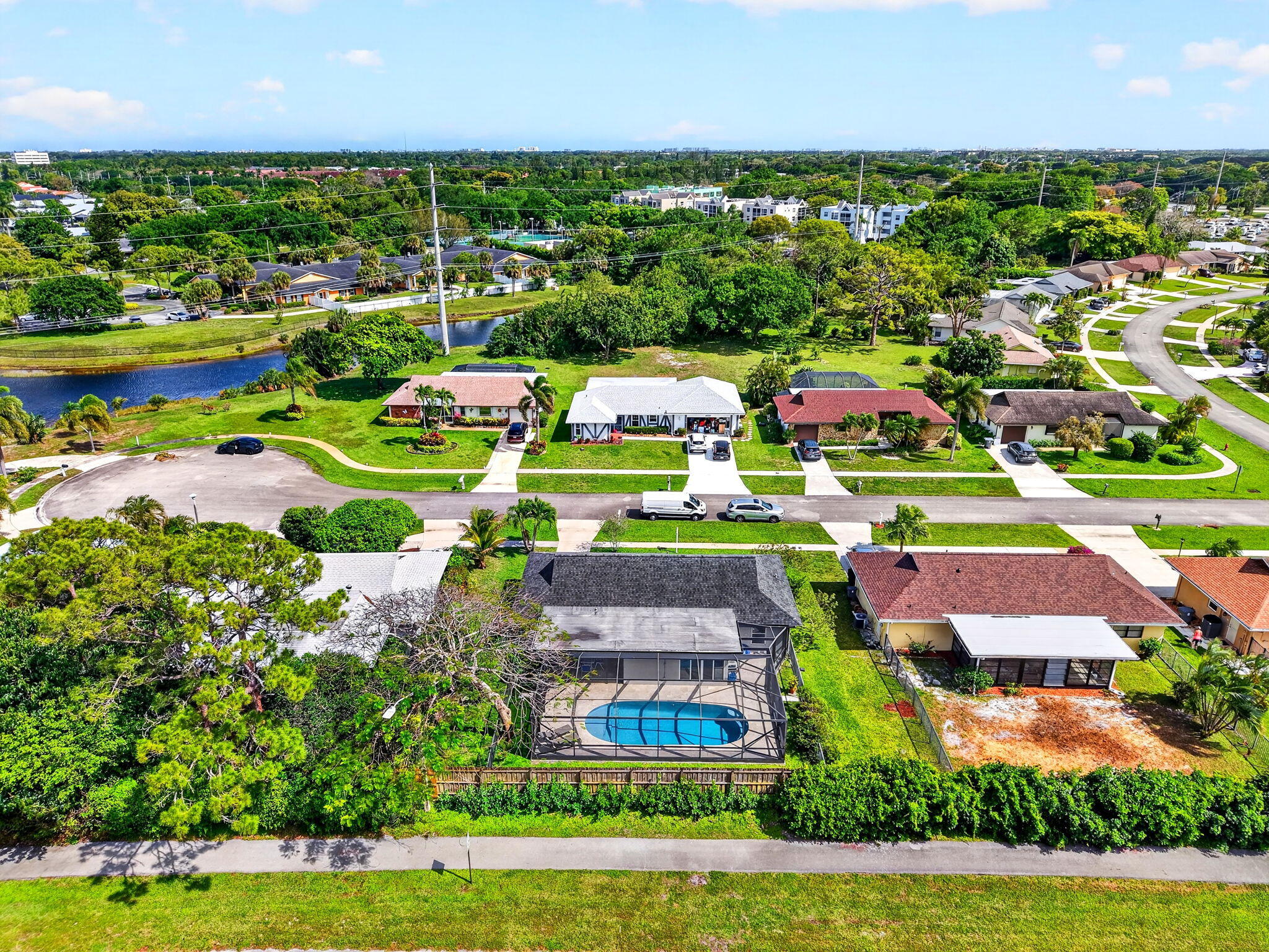 COCO WOOD LAKES SEC 3 - Residential