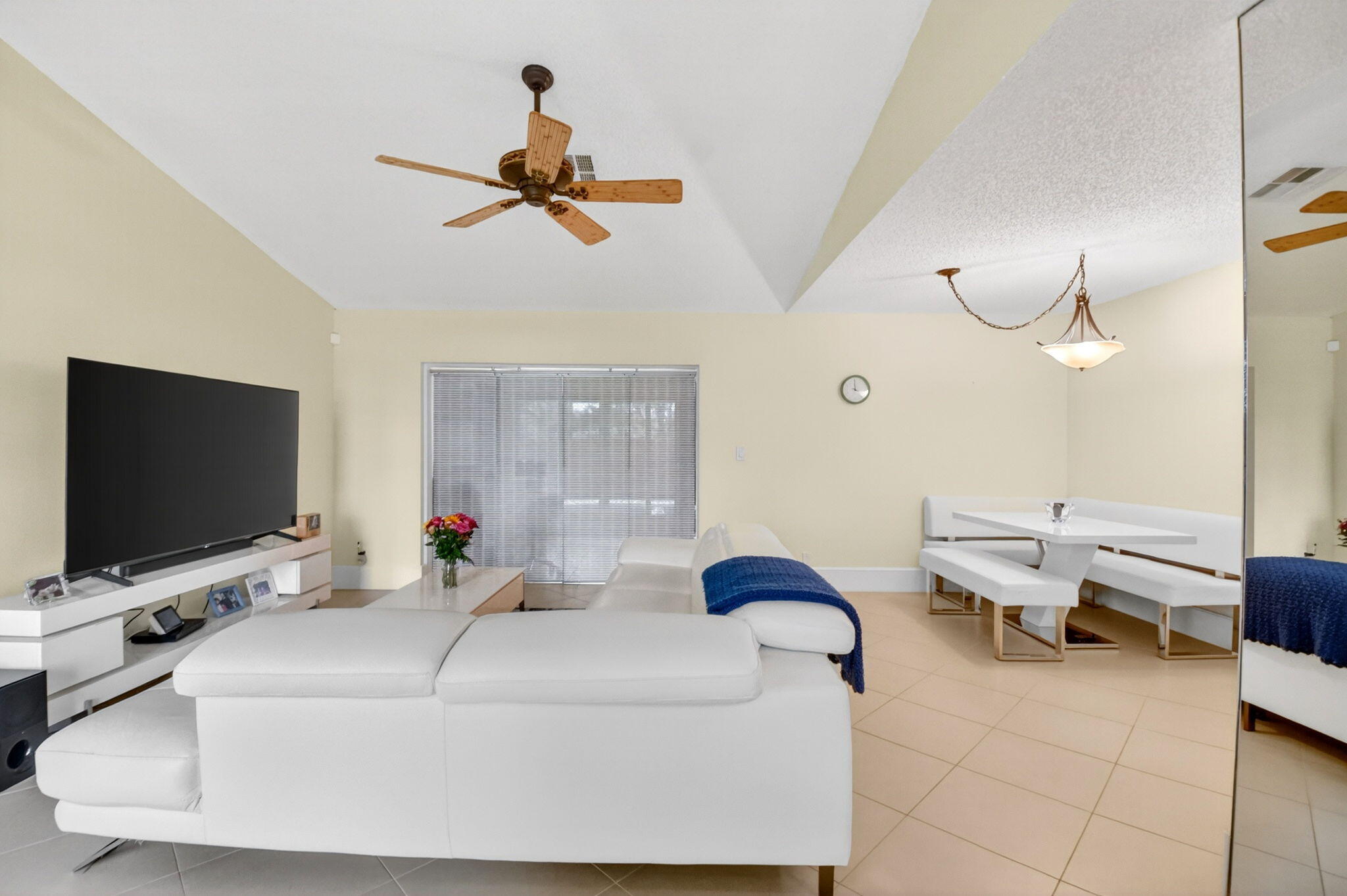 COCO WOOD LAKES SEC 3 - Residential