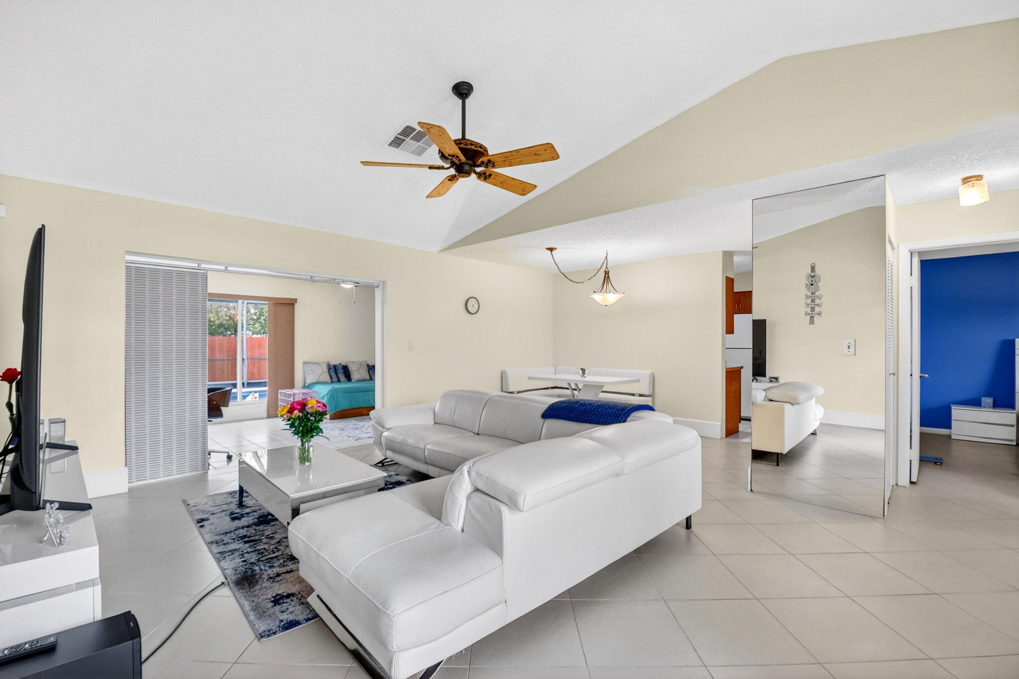 COCO WOOD LAKES SEC 3 - Residential