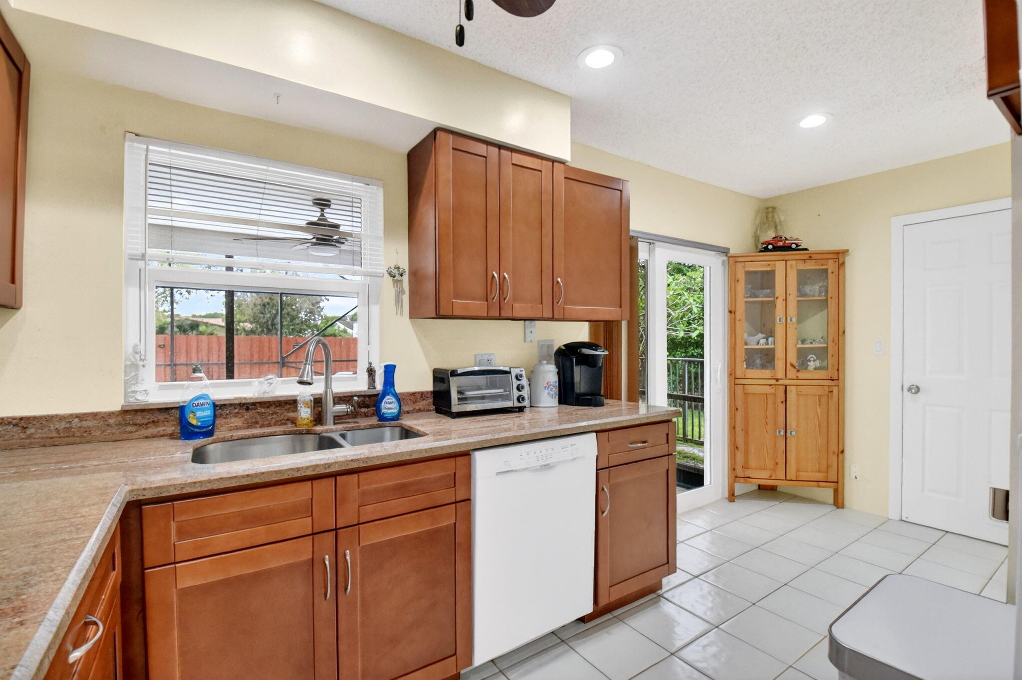 COCO WOOD LAKES SEC 3 - Residential