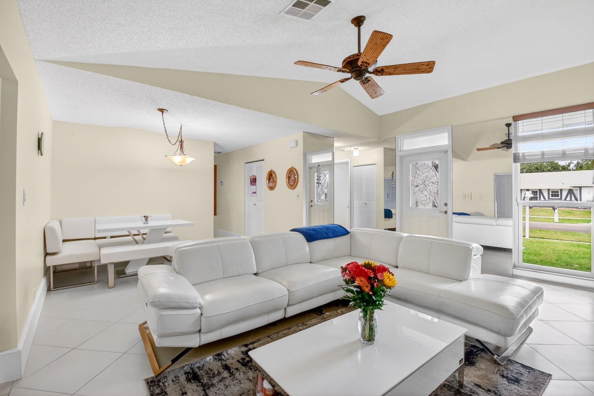 COCO WOOD LAKES SEC 3 - Residential