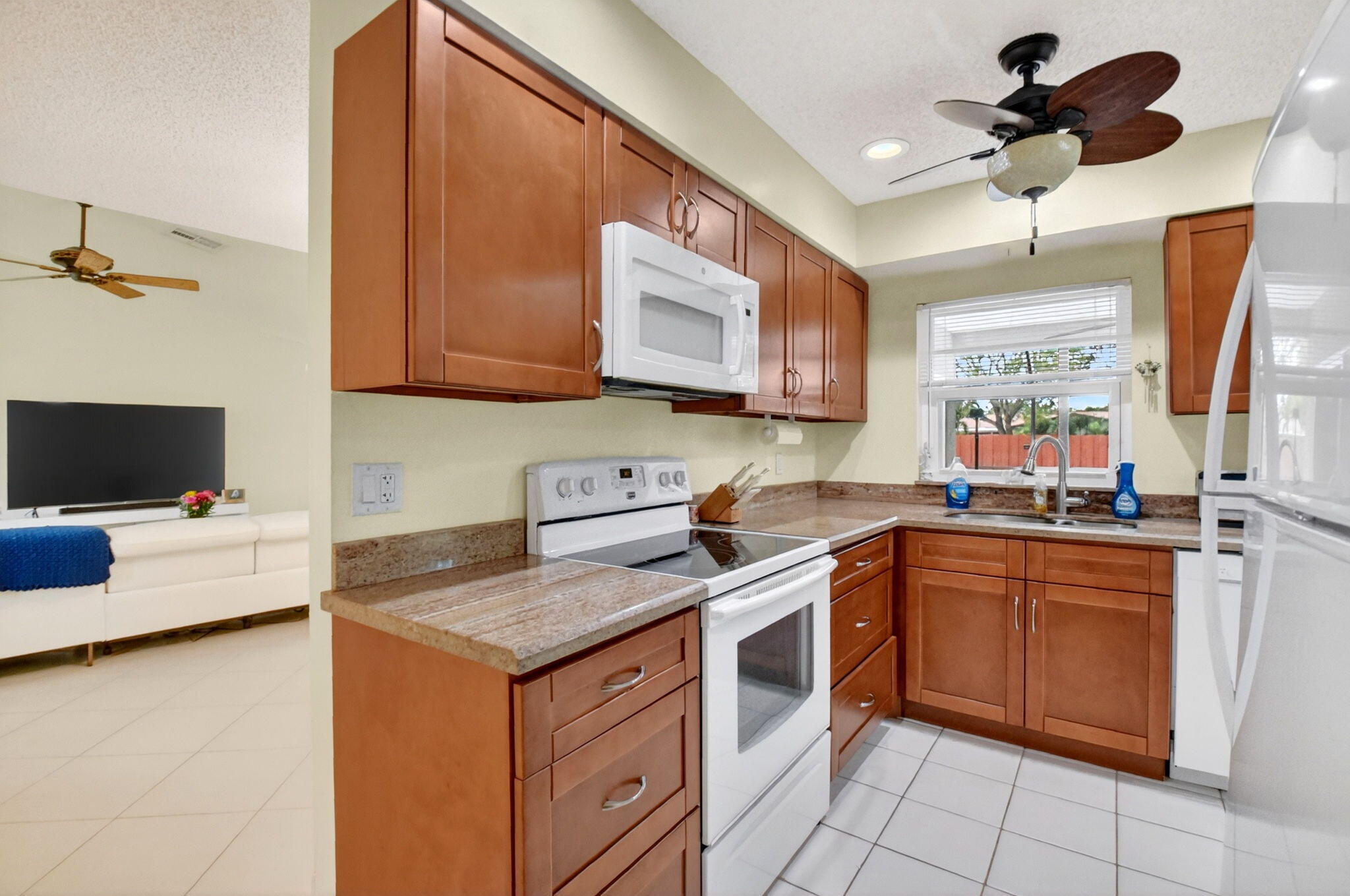 COCO WOOD LAKES SEC 3 - Residential