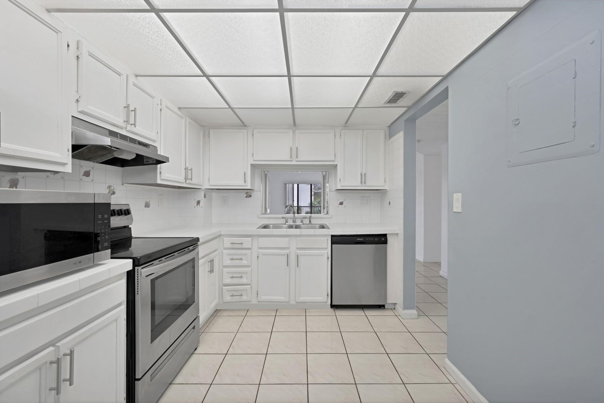 Sherwood Square - Residential