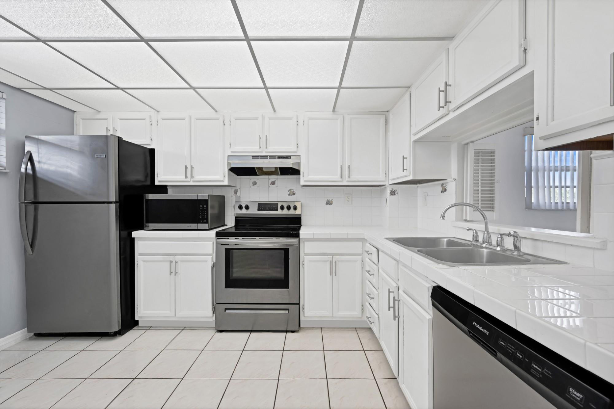 Sherwood Square - Residential