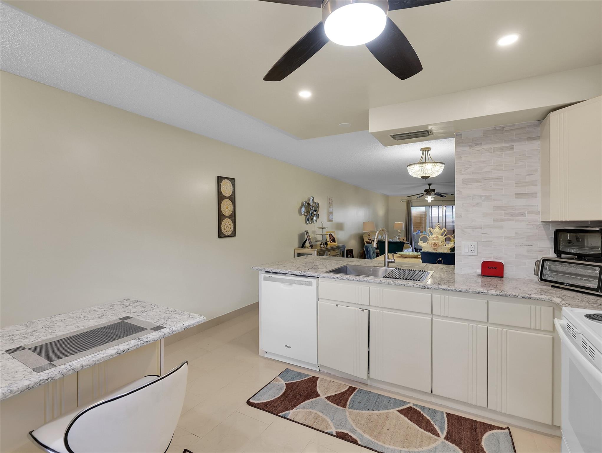 BIMINI VILLAGE E CONDO - Residential Lease