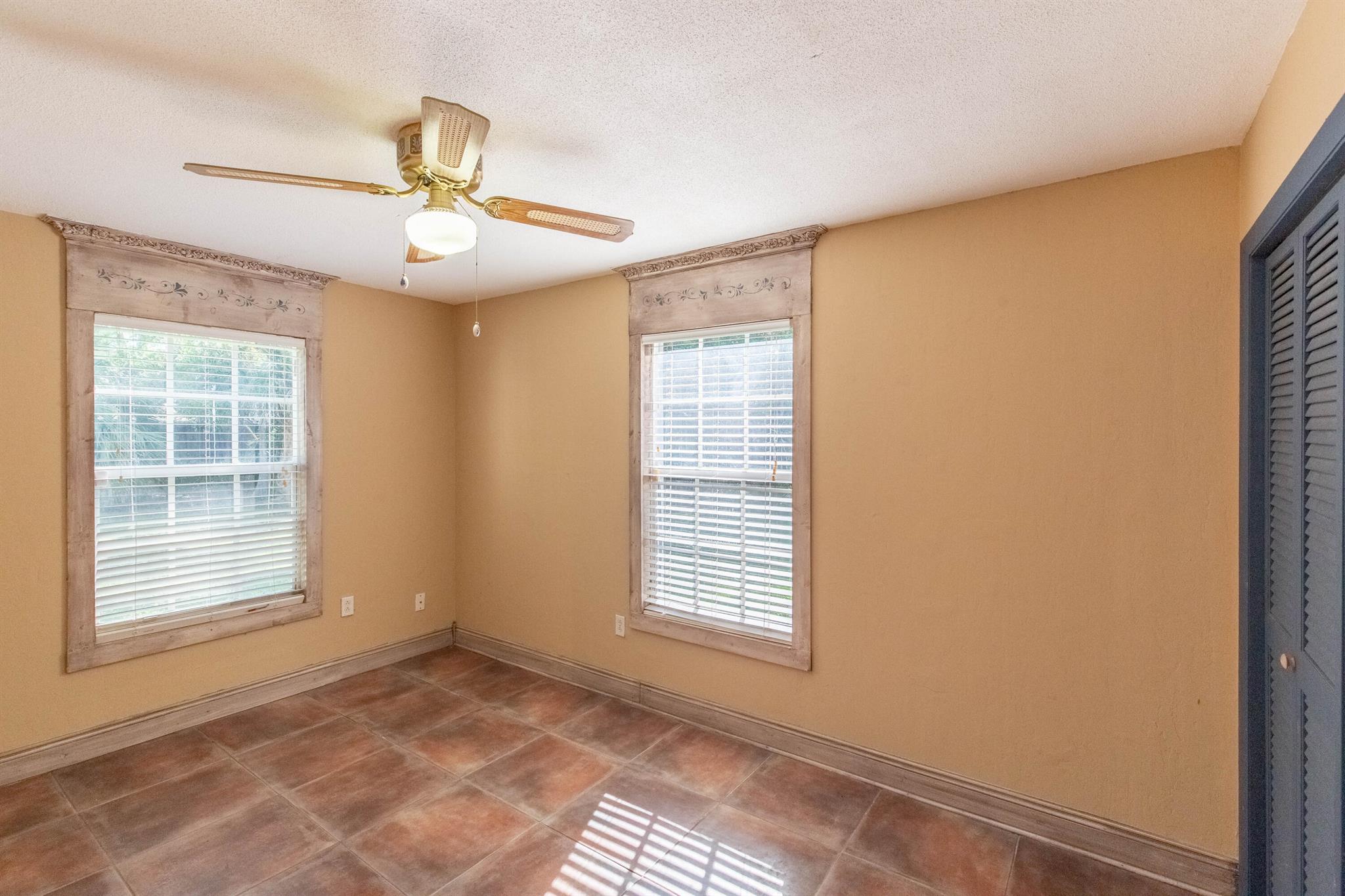 PALM BEACH LITTLE RANCHES 2 - Residential