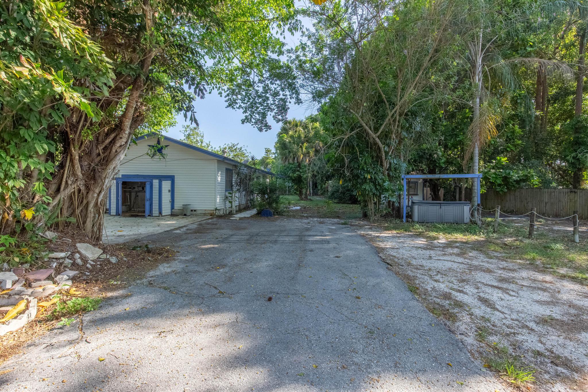 PALM BEACH LITTLE RANCHES 2 - Residential