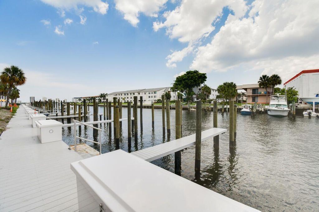 Photo of 108 Paradise Harbour Boulevard #212, North Palm Beach, FL 33408 (MLS # R10818171)