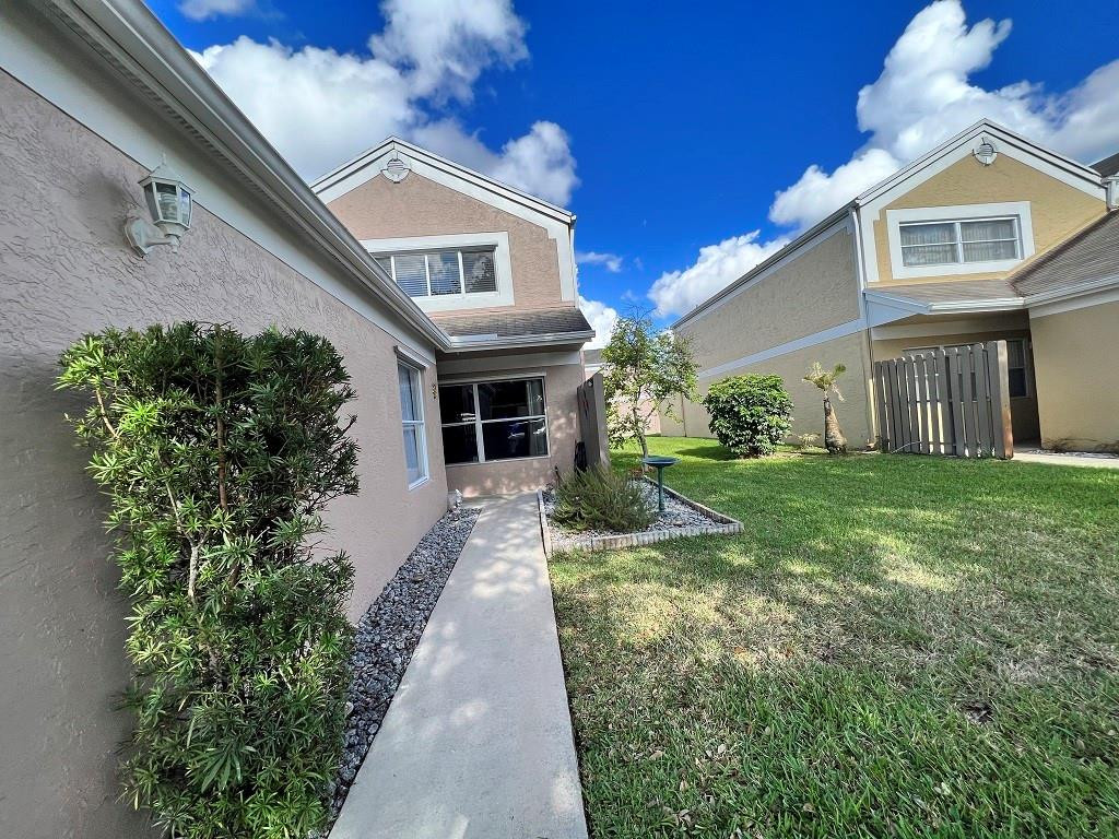 FLAMINGO VILLAS - Residential