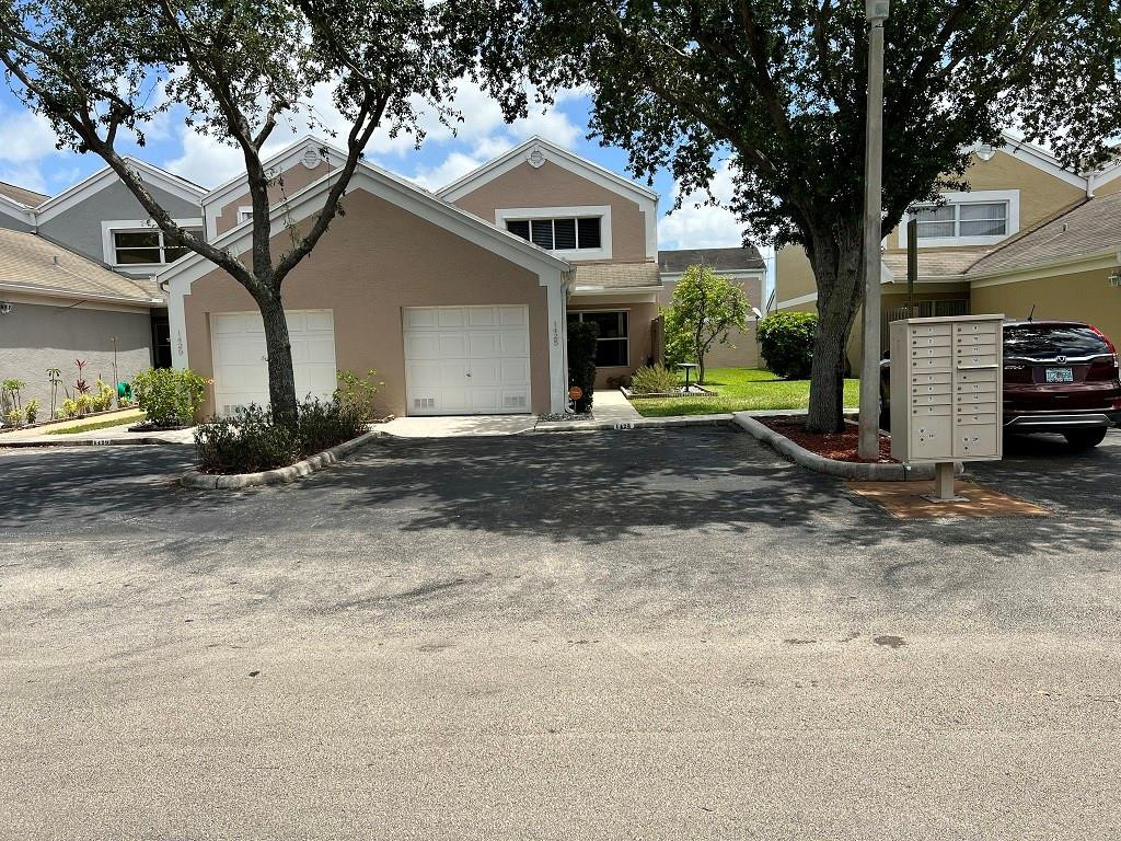 FLAMINGO VILLAS - Residential