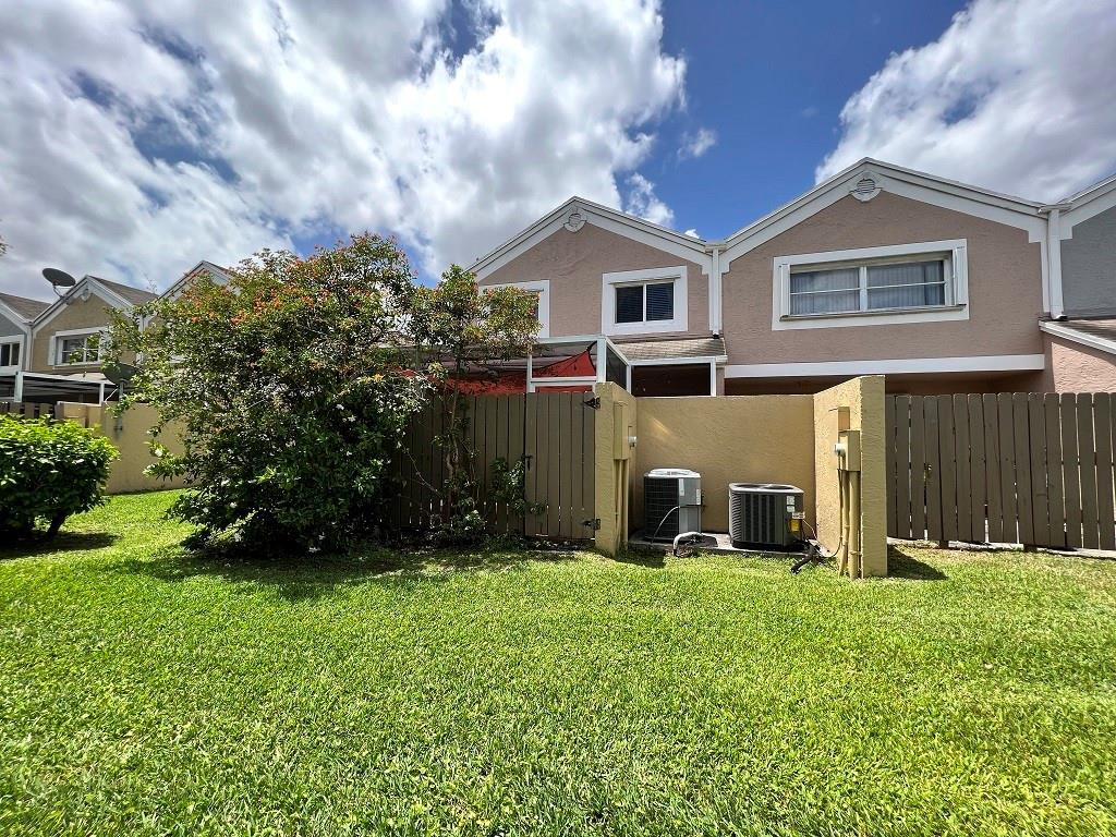 FLAMINGO VILLAS - Residential