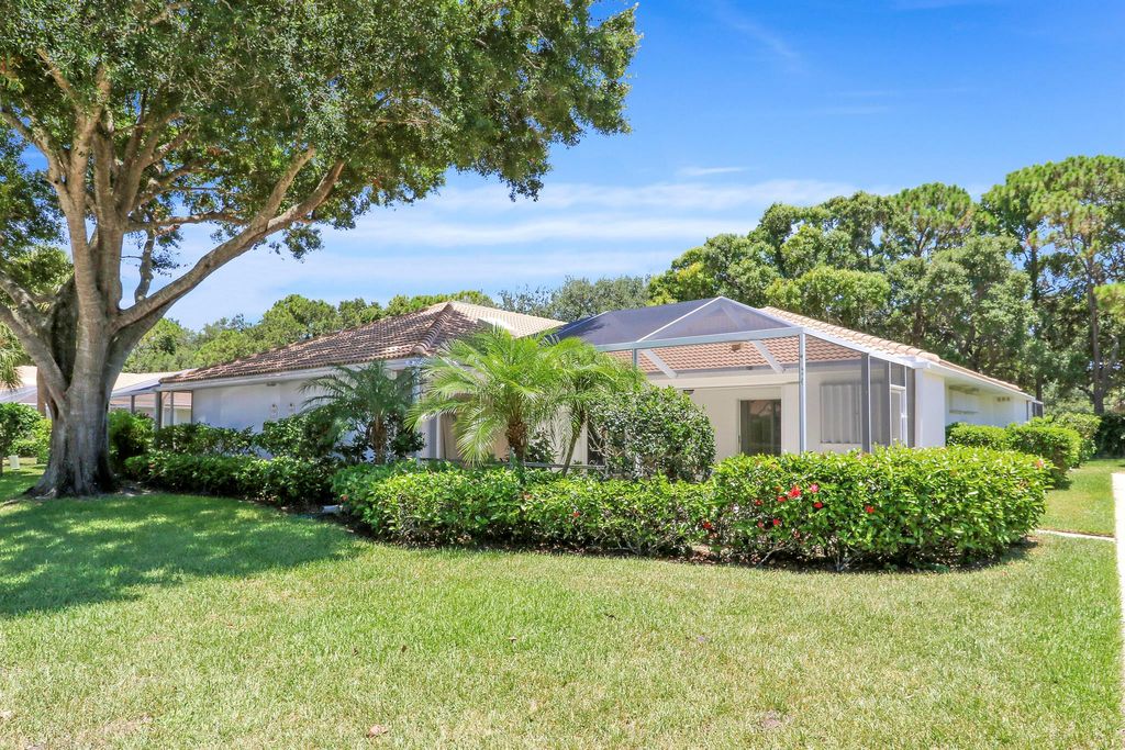 Photo of 11301 Myrtle Oak Court, Palm Beach Gardens, FL 33410 (MLS # R11101352)