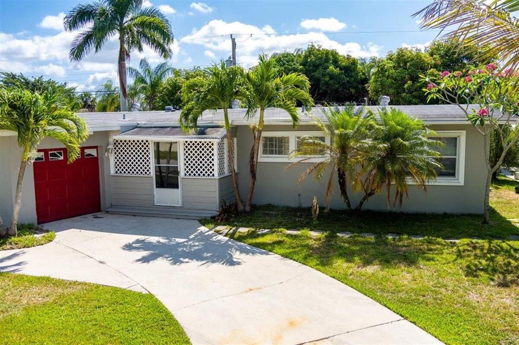 Photo of 3073 SE Pruitt Road, Port Saint Lucie, FL 34952 (MLS # R10761697)