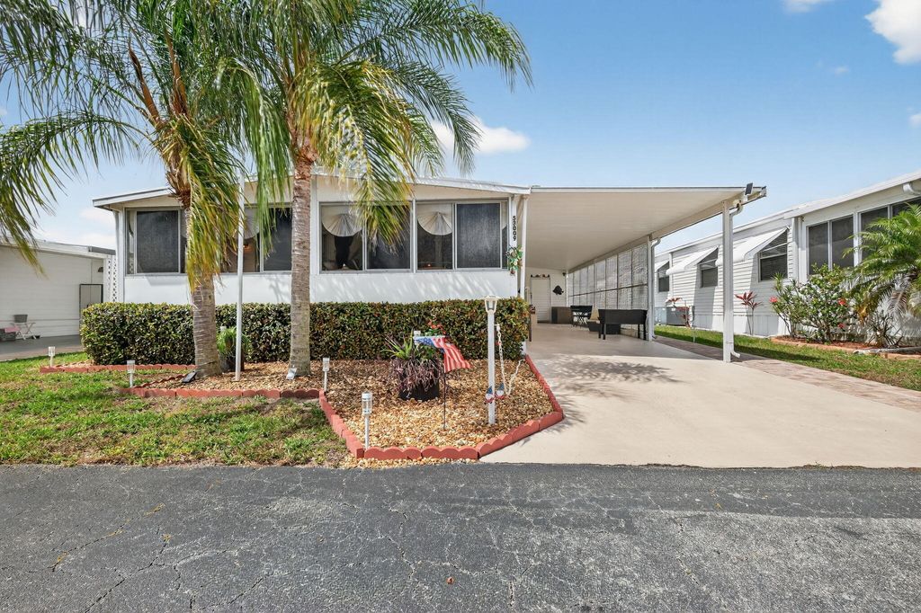 Photo of 53009 Del Rio, Boynton Beach, FL 33436 (MLS # B26003541)