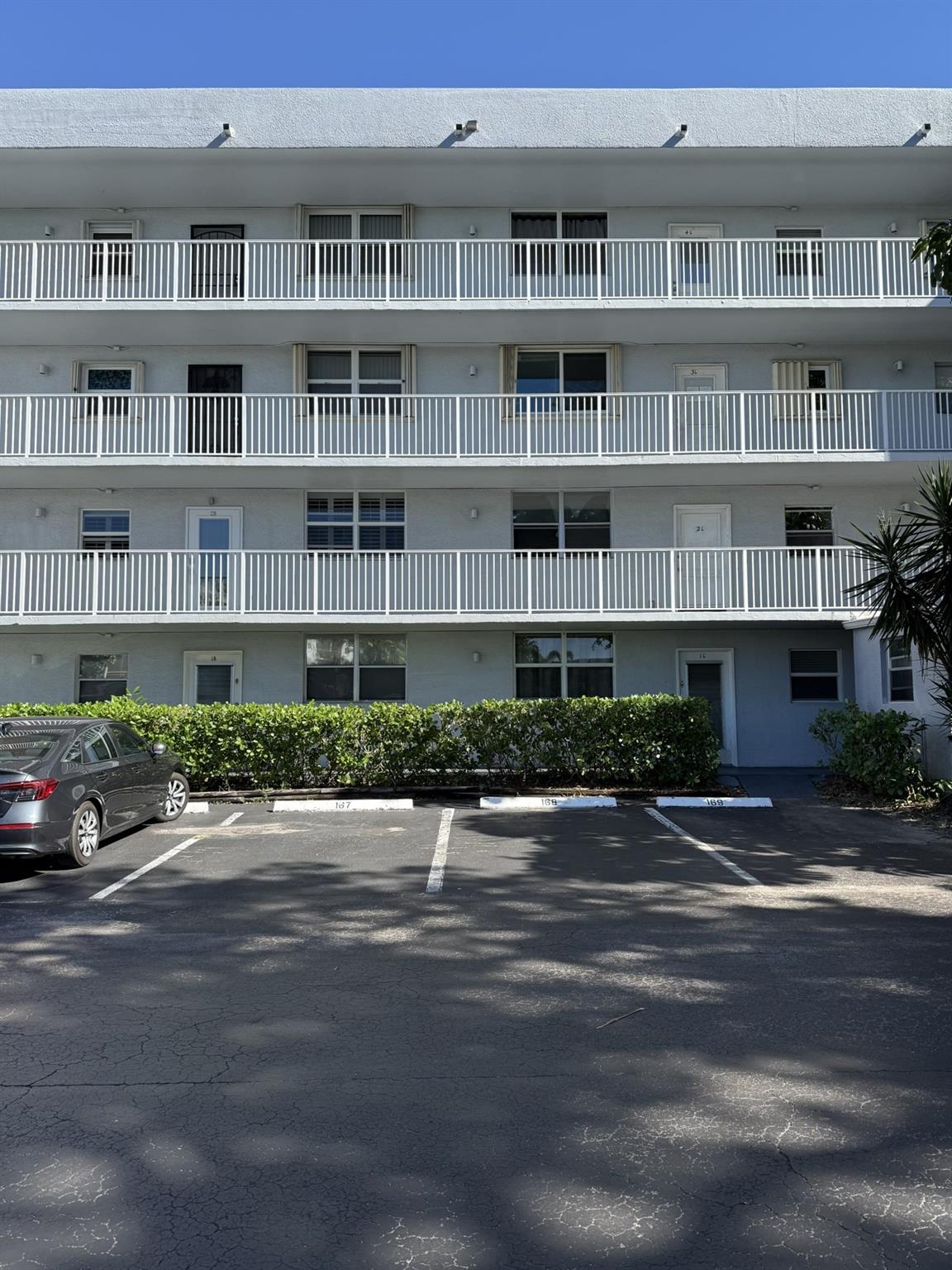 106 Royal Park Dr 3C