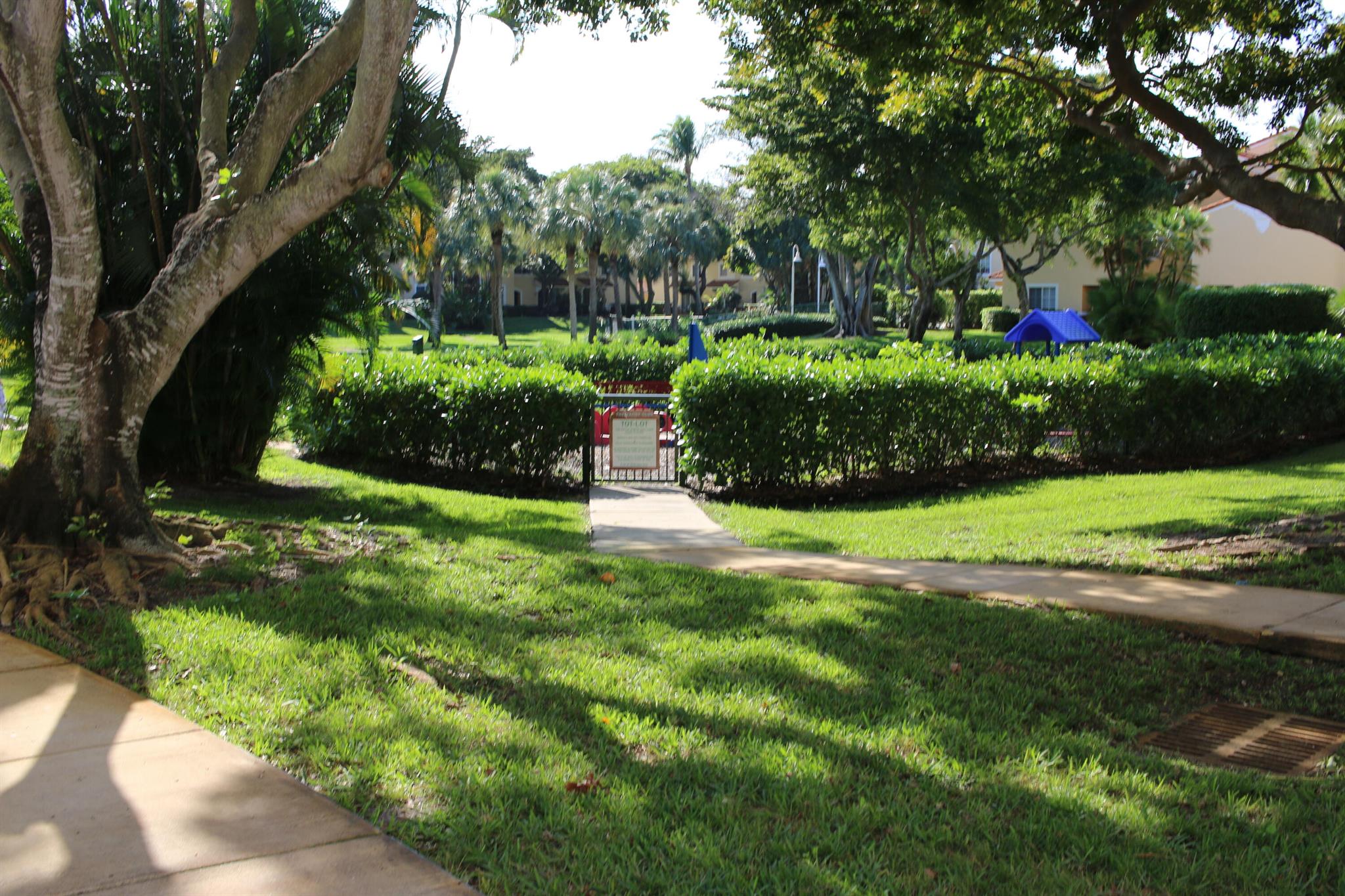 YACHT CLUB ON THE INTRACO - Residential Lease