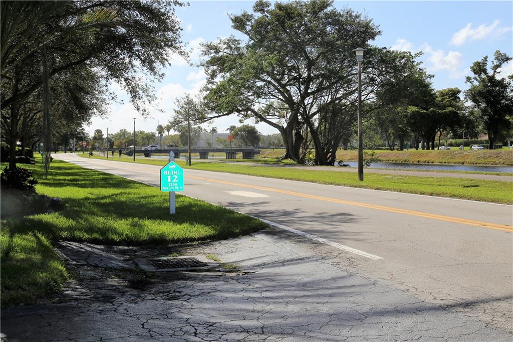 PALM AIRE COUNTRY CLUB - Residential