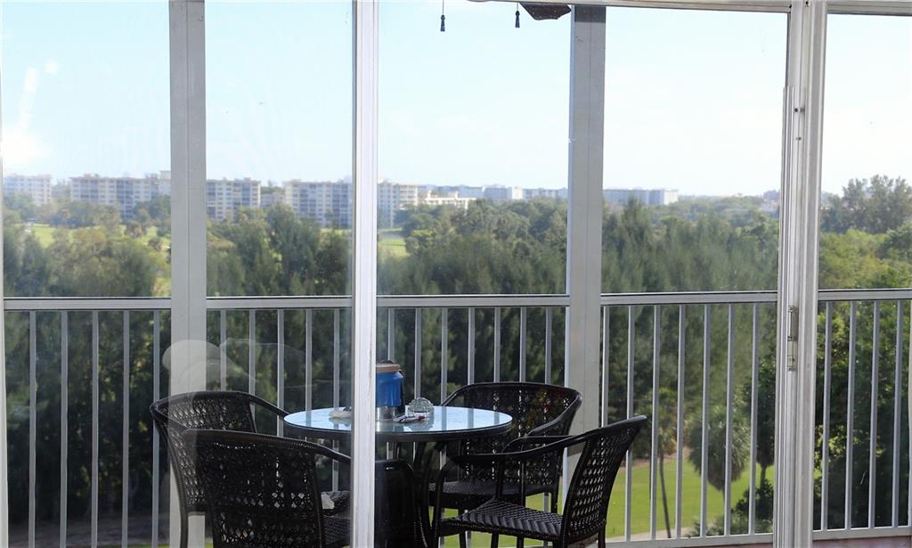 PALM AIRE COUNTRY CLUB - Residential