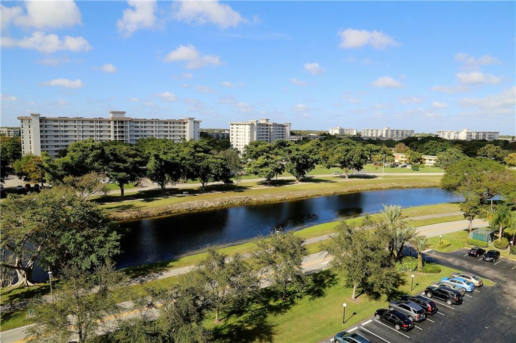 PALM AIRE COUNTRY CLUB - Residential