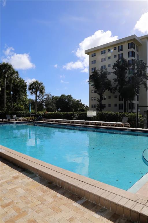 PALM AIRE COUNTRY CLUB - Residential