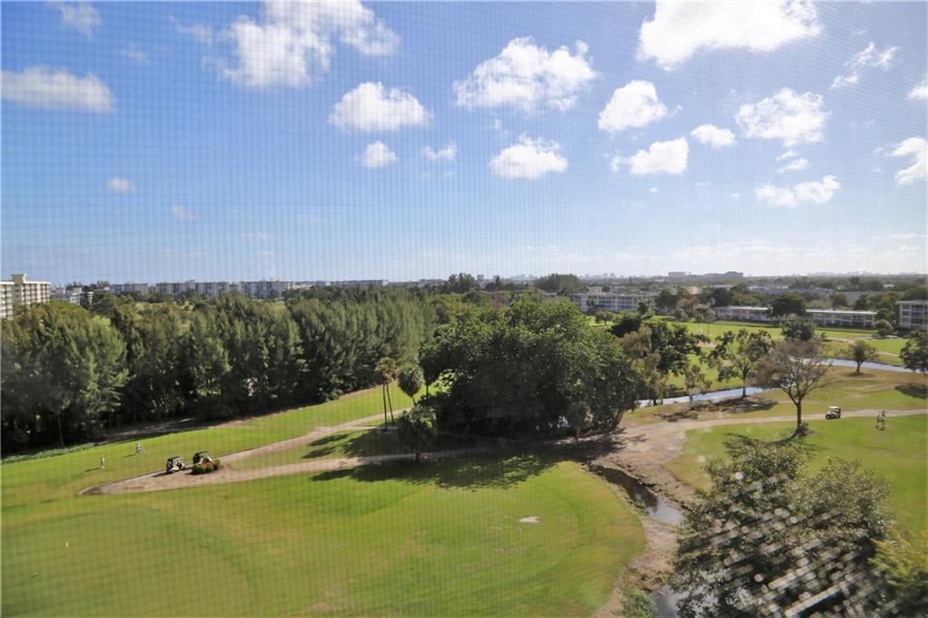 PALM AIRE COUNTRY CLUB - Residential