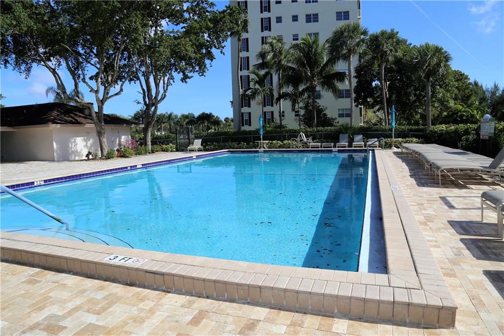 PALM AIRE COUNTRY CLUB - Residential