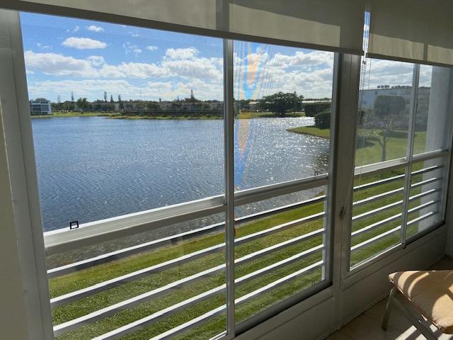 CENTURY VILLAGE CONDO - Residential Lease