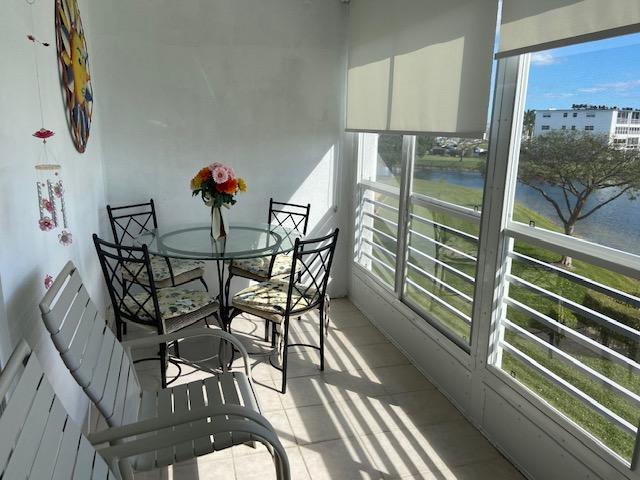 CENTURY VILLAGE CONDO - Residential Lease