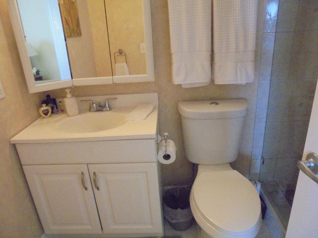 CENTURY VILLAGE CONDO - Residential Lease