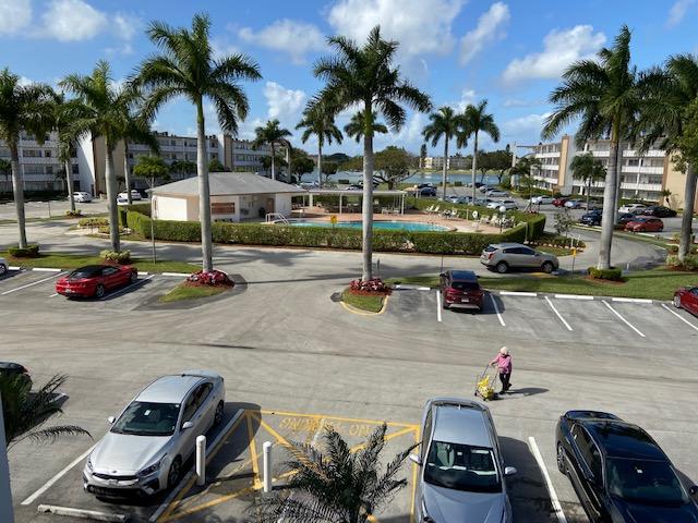 CENTURY VILLAGE CONDO - Residential Lease